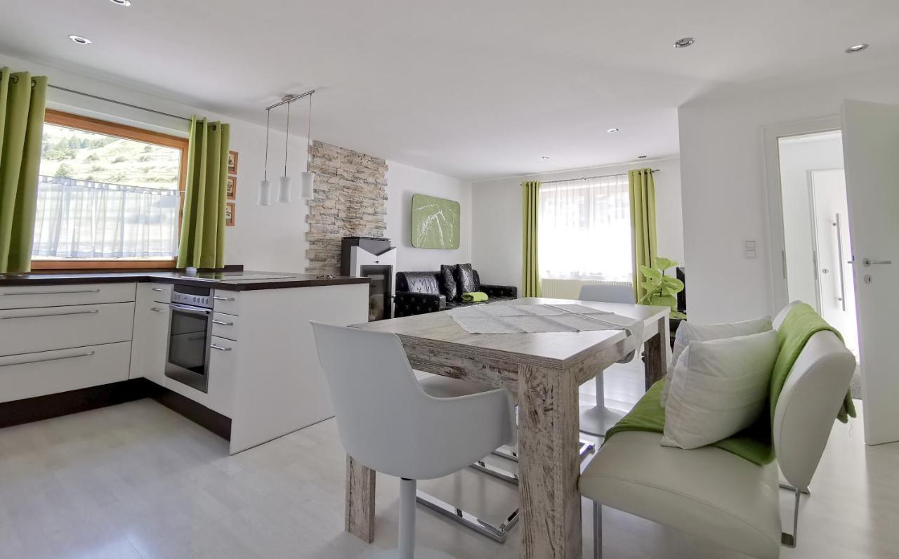 Das Alpenblick & Outdoor Lodge Nauders Bagian luar foto