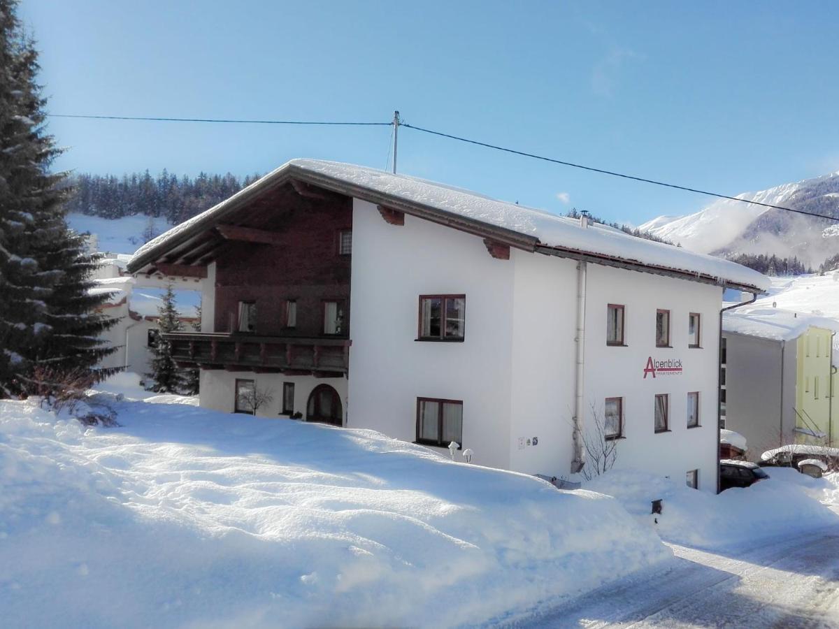 Das Alpenblick & Outdoor Lodge Nauders Bagian luar foto