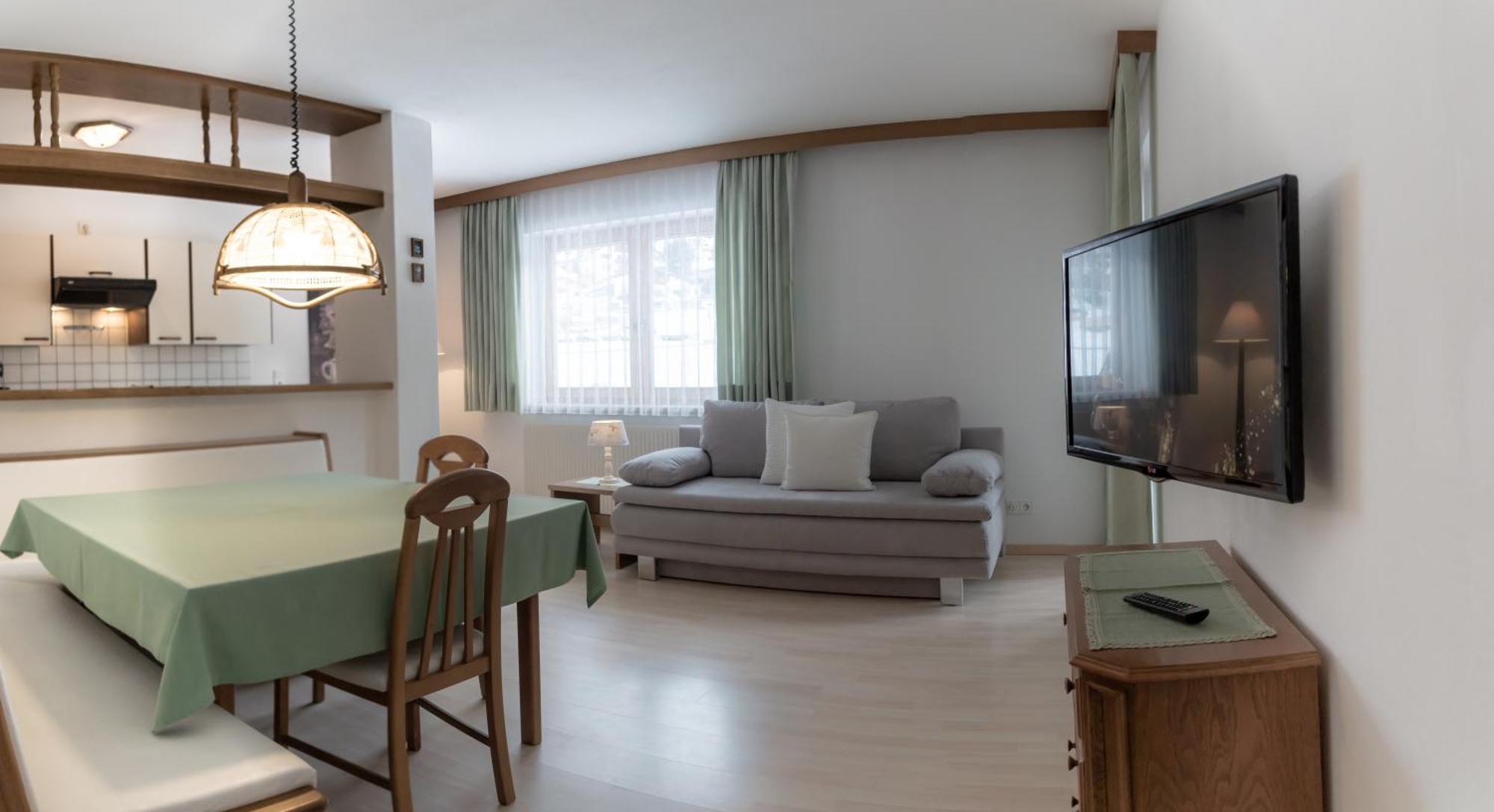 Das Alpenblick & Outdoor Lodge Nauders Bagian luar foto